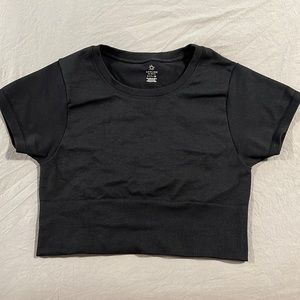 Crop workout top